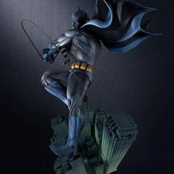 DC Comics Batman - Art Respect: Batman - Good Smile Company Statue Figure [Pre-order]