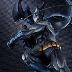 DC Comics Batman - Art Respect: Batman - Good Smile Company Statue Figure [Pre-order]