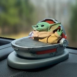 Star Wars: The Mandalorian - The Child (Grogu™) - Fanwraps Solar Powered Dashboard Waver Figure [Pre-order]