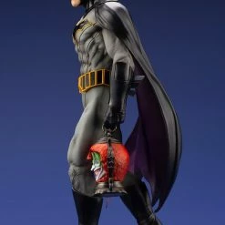DC Batman: Last Knight On Earth - Batman - Kotobukiya ARTFX Statue Figure [Pre-order]