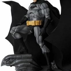 DC Batman: Hush Black Ver. - Medicom Toy Mafex Action Figure