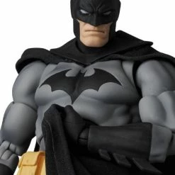 DC Batman: Hush Black Ver. - Medicom Toy Mafex Action Figure