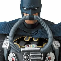 DC Batman: Hush - Stealth Jumper Batman - Medicom Toy MAFEX Action Figure [Pre-order]