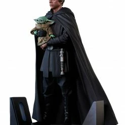 Diamond Select Toys LLC Star Wars Premier Collection Mandalorian Luke & Grogu - Diamond Select Toys Statue Figure [Pre-order]