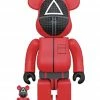 Figures Squid Game Guard Triangle - Medicom Toy 100% & 400% Be@rbrick Figure (SET Of 2) [Pre-order]