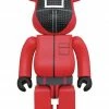 Figures Squid Game Guard Square - Medicom Toy 1000% Be@rbrick Figure [Pre-order]