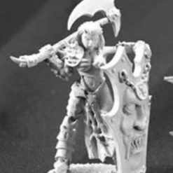 Reaper Miniatures - Dark Heaven Legends: Shaern - Female Antipaladin