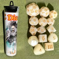 GOODMAN GAMES Dungeon Crawl Classics: Skeleton Saint Dice Set