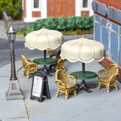 MANTIC ENTERTAINMENT TerrainCrate: Village Café Miniatures Game Miniature Games